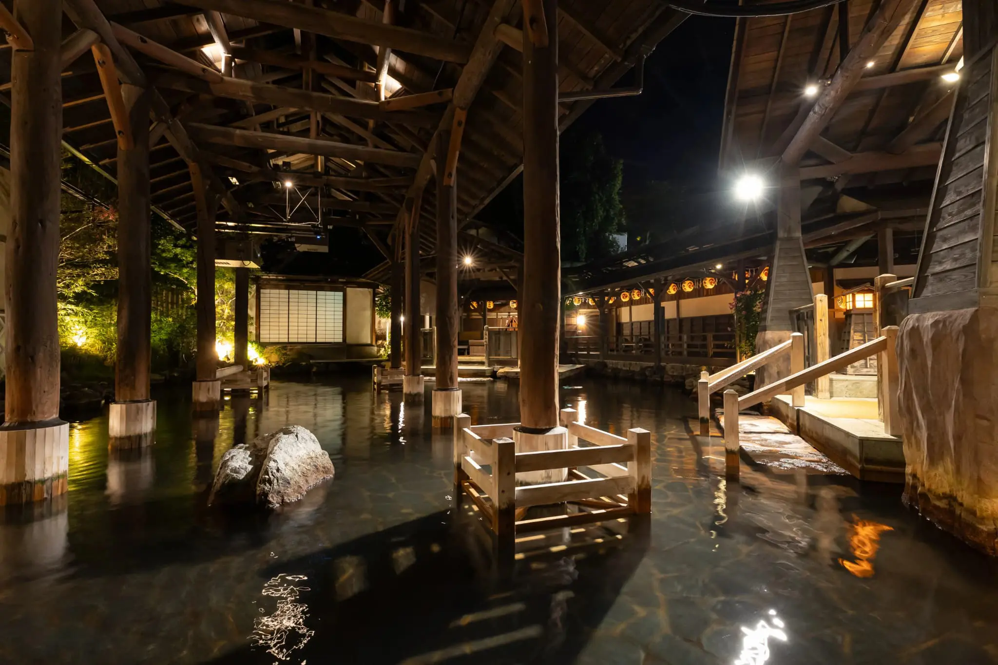 夜の温泉
